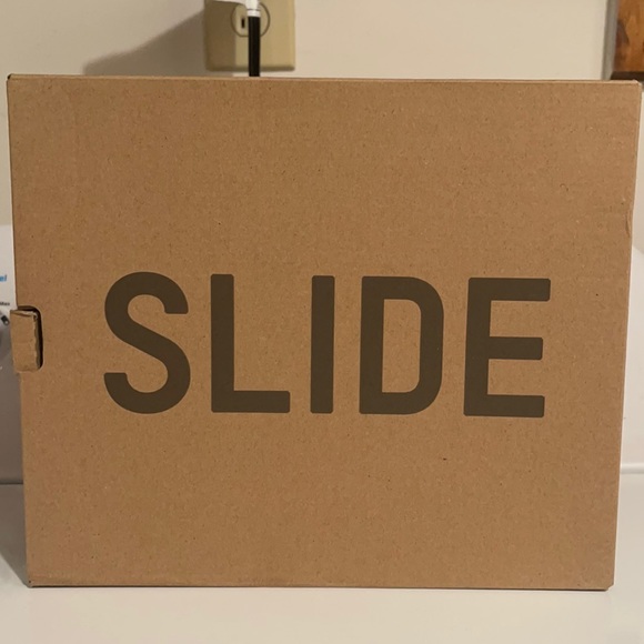 COPY - Brand new never worn Yeezy slides size 5